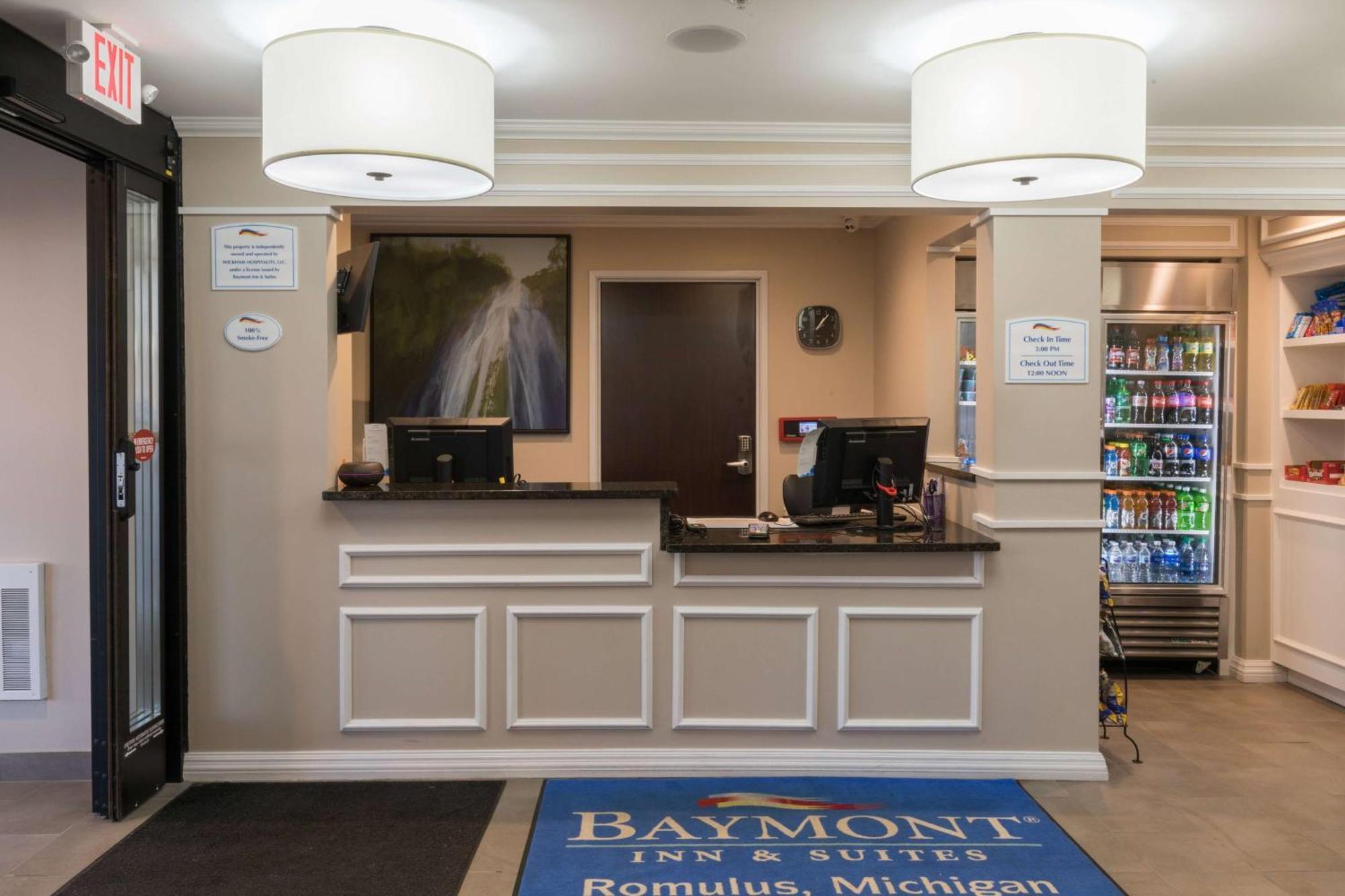 Baymont By Wyndham Detroit Airport/Romulus Hotel Esterno foto