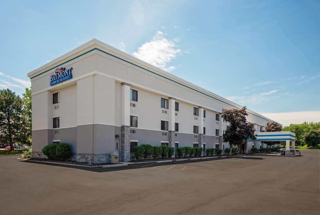 Hotel Baymont By Wyndham Detroit Airport/Romulus Esterno foto